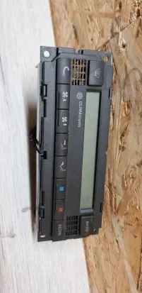 Volkswagen PASSAT B5 Climate control unit