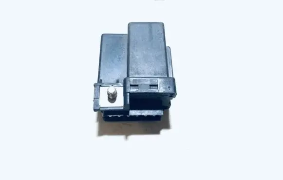BMW 5 E39 Glow plug pre-heat relay 2246919 72rb510