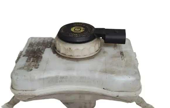 Audi A7 S7 4G Brake fluid reservoir 8K0611301A