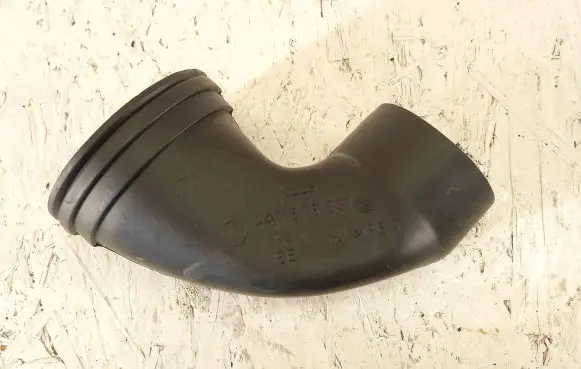 Audi A6 S6 C4 4A Air intake hose/pipe 4A0819337