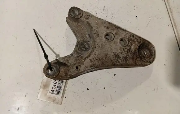 Skoda Fabia Mk2 (5J) Engine mounting bracket 6Q0199185AB