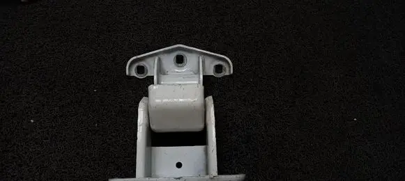 Opel Vivaro Tailgate/trunk/boot hinge 904006707R