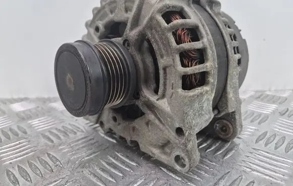Mercedes-Benz CLA C117 X117 W117 Generator/alternator A0009061903