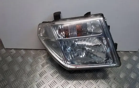 Nissan Navara D40 Headlight/headlamp