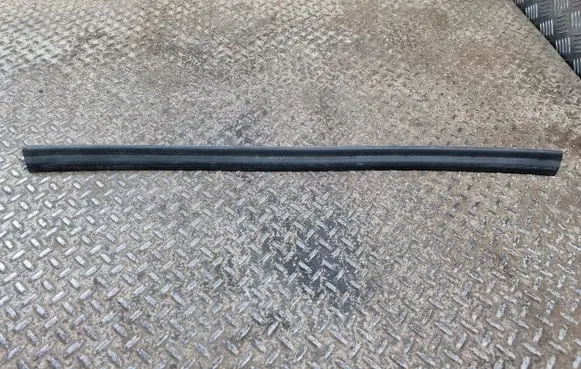 Ford Mustang VI Engine compartment rubber JR3B16A570