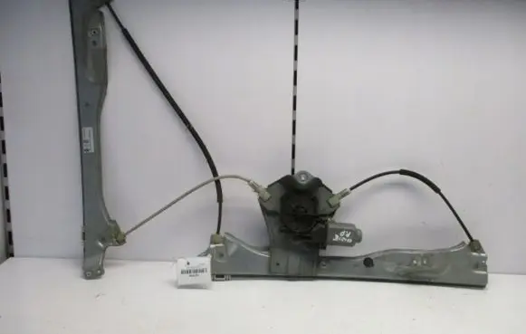 Renault Clio III Front door manual window regulator 8200291147C