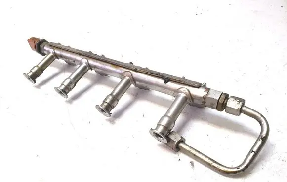 Skoda Yeti (5L) Fuel main line pipe 03F133320C