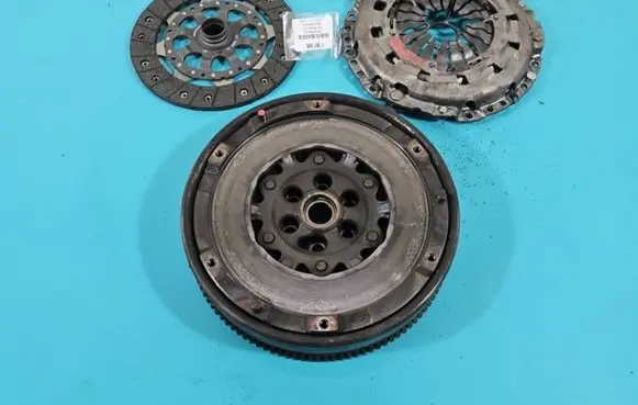 BMW 1 E81 E87 Dual mass flywheel 323064210 IMPRK1387896