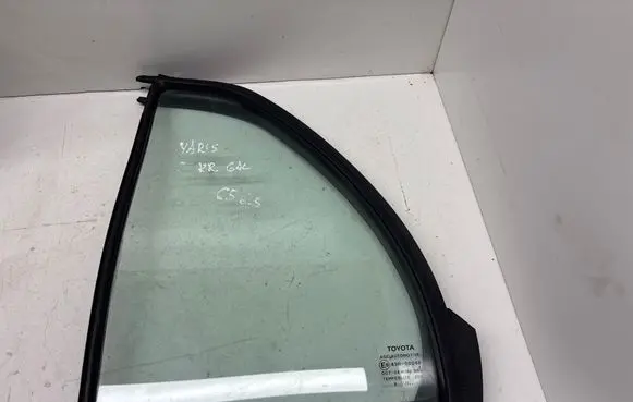 Toyota Yaris Rear vent window glass 
