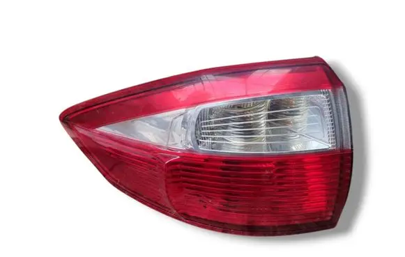 Ford C-MAX II Rear/tail lights AM5113405BE