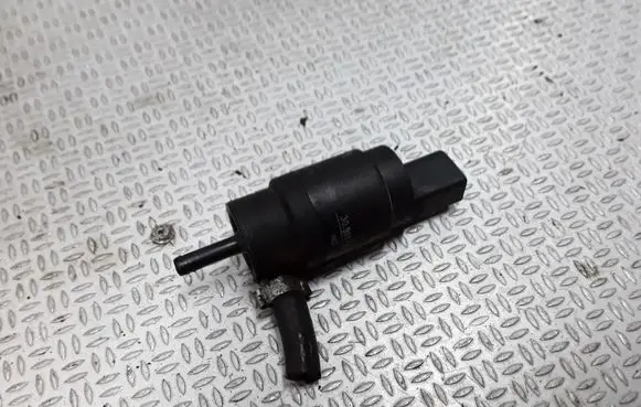 Mercedes-Benz E W211 Windscreen/windshield washer pump 3090179