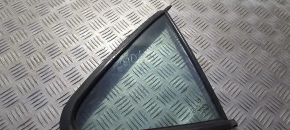 Peugeot 406 Rear vent window glass 