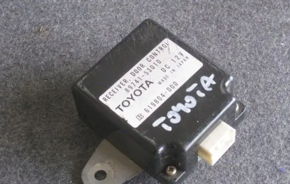 Lexus IS 200-300 Door control unit/module 8974153010