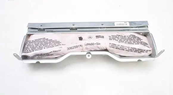 Mercedes-Benz E A207 Knee airbag A2048602002