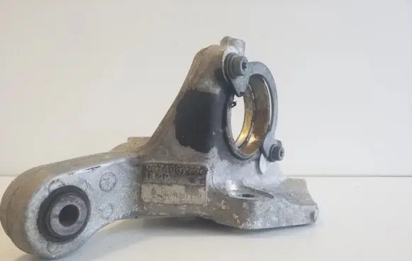 Opel Vivaro Driveshaft support bearing bracket 9674067780