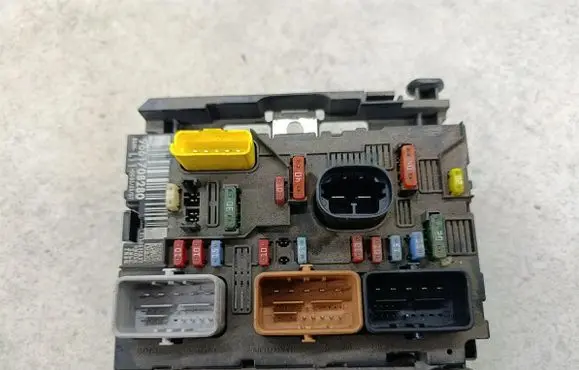 Peugeot 307 BSM Control unit 9661708280BSML11