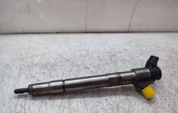 KIA Optima Fuel injector 338002U000