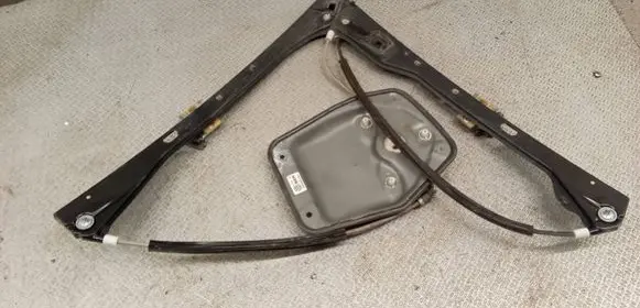 Volkswagen Golf Plus Front window lifting mechanism without motor
