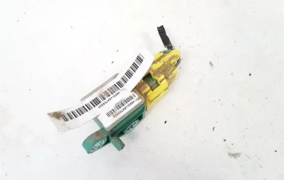 Volkswagen PASSAT B6 Airbag deployment crash/impact sensor 331324 19050103