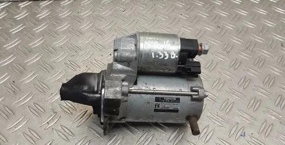 Toyota Yaris Starter motor 281000Y130