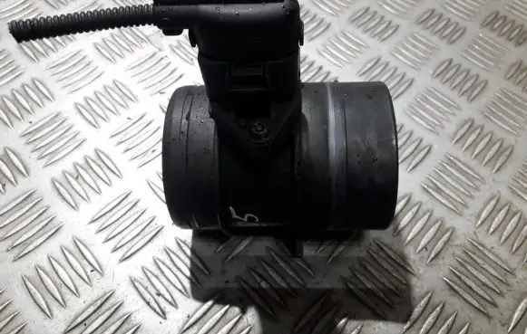 Skoda Octavia Mk2 (1Z) Mass air flow meter 0281002461 074906461b