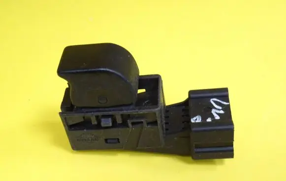 Nissan Primera Electric window control switch