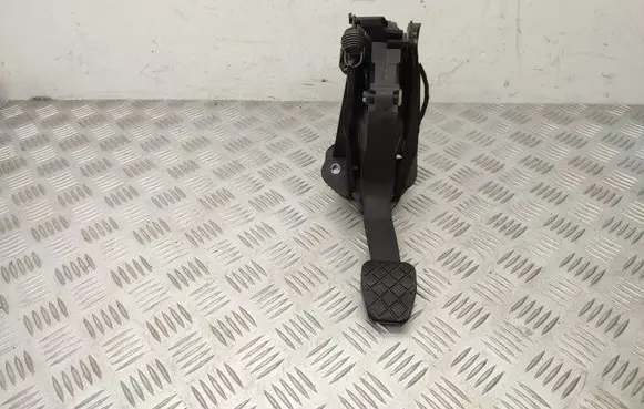 Volkswagen PASSAT B8 Clutch pedal 5Q1721059GA