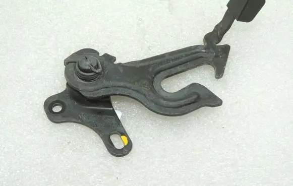 Volvo S80 Engine bonnet/hood lock/catch 31425789 30779840