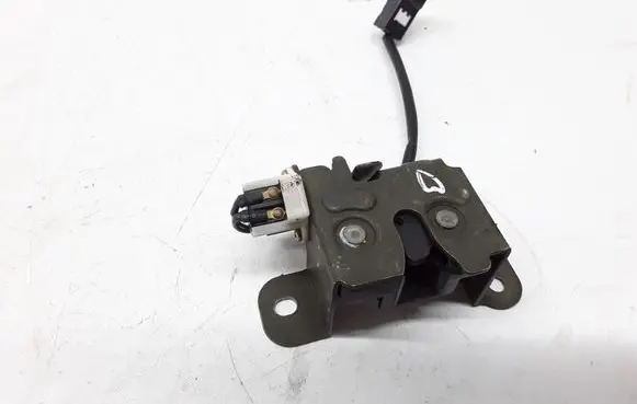 Hyundai Santa Fe Tailgate window lock/catch/latch 