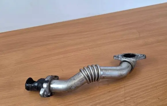 Ford Focus EGR valve line/pipe/hose JN1Q9E470AA