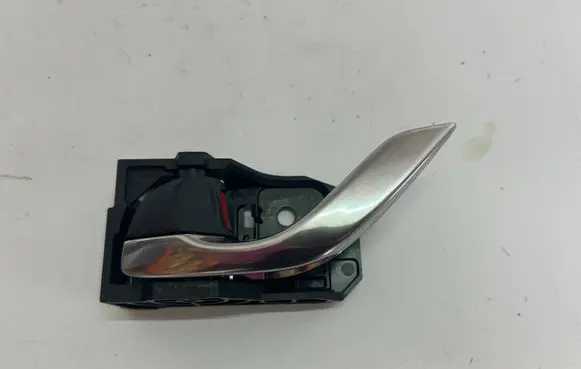 Mazda 3 III Front door interior handle T8315