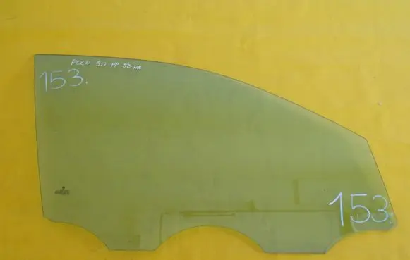 Volkswagen Polo IV 9N3 Front door window glass four-door