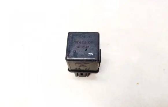 Mitsubishi Carisma Other relay mb953381 v23134-b52-x240