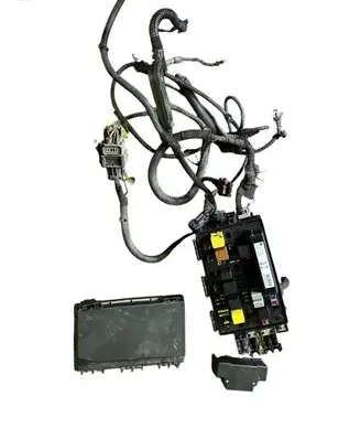 Opel Astra H Fuse module 13206752 5DK00866829