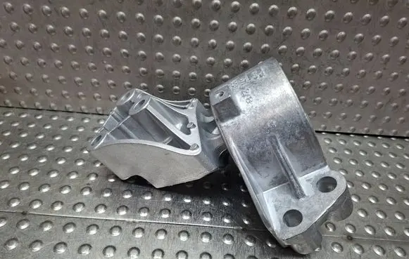 Fiat Doblo Engine mount bracket S27649752 517991100