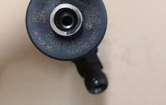 Renault Megane II Fuel injector 0445110280