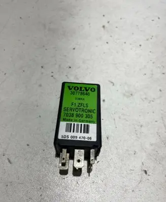Volvo XC70 Other relay 30778640 D38KA 7038900305