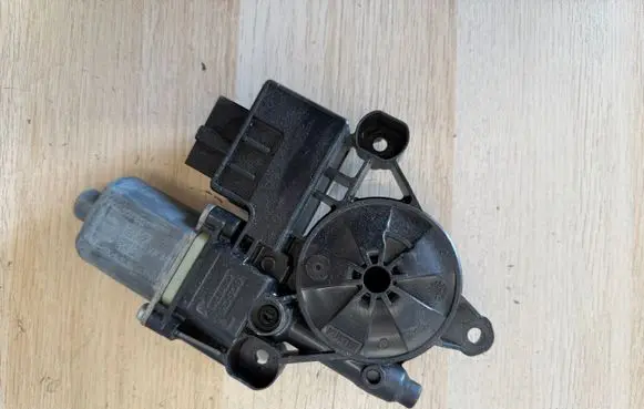 Seat Leon (5F) Rear door window regulator motor 5Q0959812