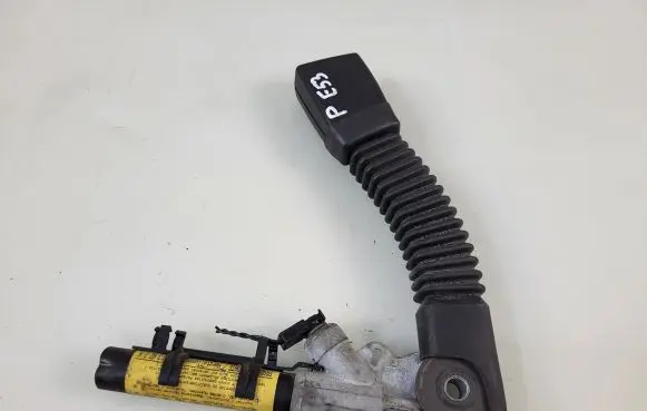 BMW X5 E53 Front seatbelt buckle 7073380