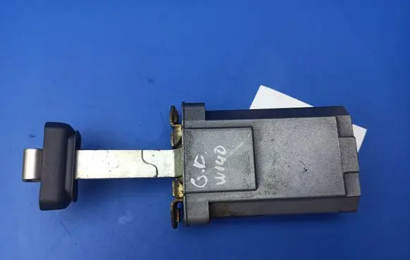 Mercedes-Benz S W140 Rear door check strap stopper 1407371730