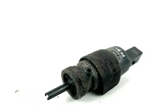 Volkswagen PASSAT B8 Windscreen/windshield washer pump 1K5955651