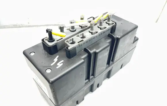 Mercedes-Benz CL C215 Central locking vacuum pump 2158000048