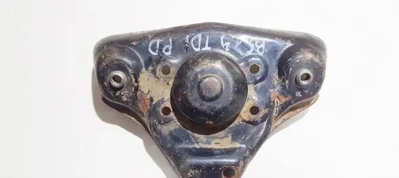 Volkswagen PASSAT B5 Coil spring mount 8d0412391b