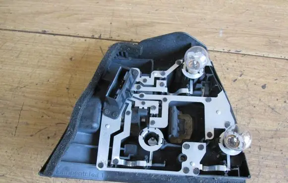 BMW 3 E46 Tail light bulb cover holder 8364926