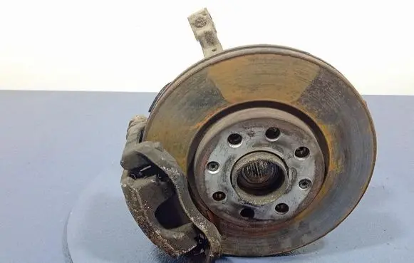 Opel Corsa D Front wheel hub spindle knuckle 