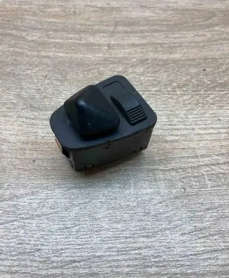 BMW 5 E39 Wing mirror switch 8373692 03200510 Used