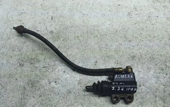 Nissan Almera Tino Clutch slave cylinder 