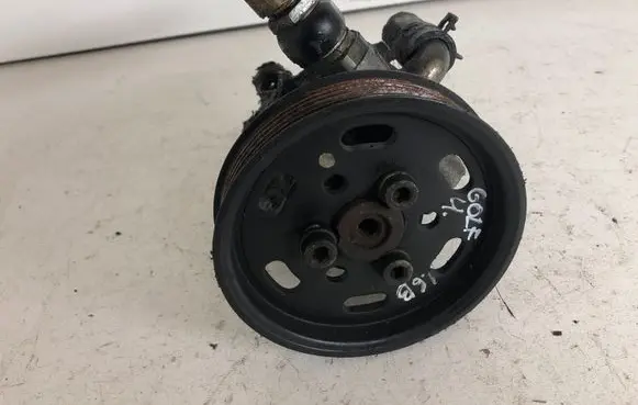 Volkswagen Golf IV Power steering pump