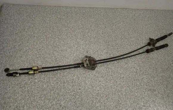 Nissan Primera Gear shift cable linkage