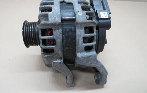 Opel Insignia A Generator/alternator F000BL08D2 39007852